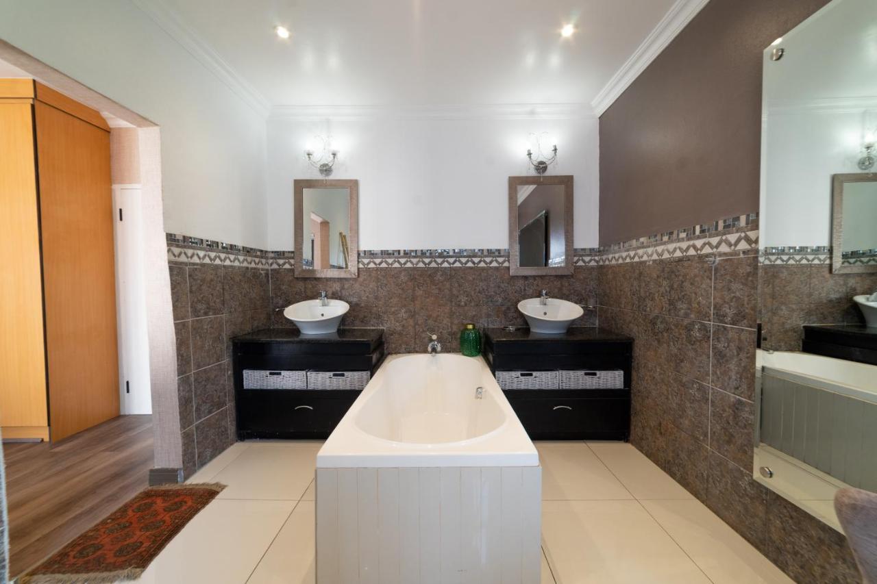 Luxury Boutique Home In Kyalami 미드랜드 외부 사진